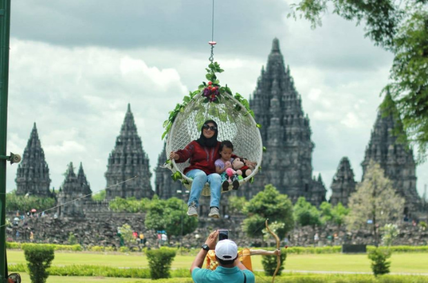 Wahana Ayunan Langit De Geyong