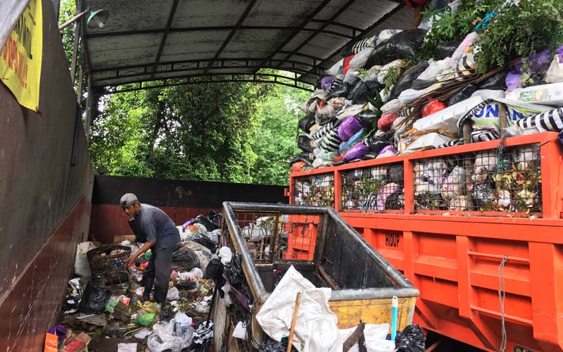 Pemerintah Yogyakarta larang warga buang sampah di jalan