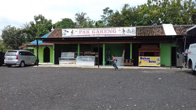 Toko Oleh-Oleh Pak Gareng