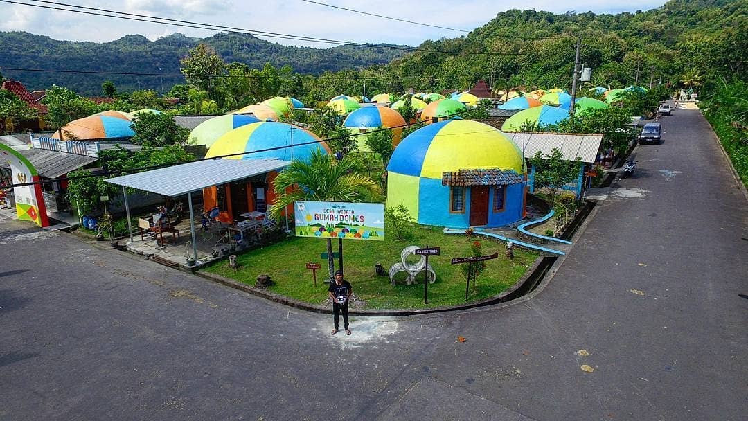 Komplek Desa Wisata Rumah Domes Teletubbies