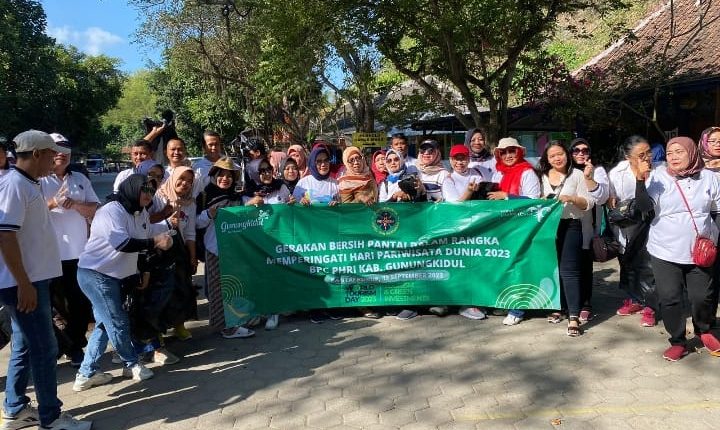 PHRI Gunungkidul Gelar Aksi Bersih Pantai Kukup