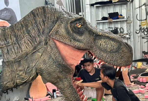 Alumni SMK Muhammadiyah 3 Yogyakarta yang Menghasilkan Ratusan Juta dari Bisnis Replika Dinosaurus