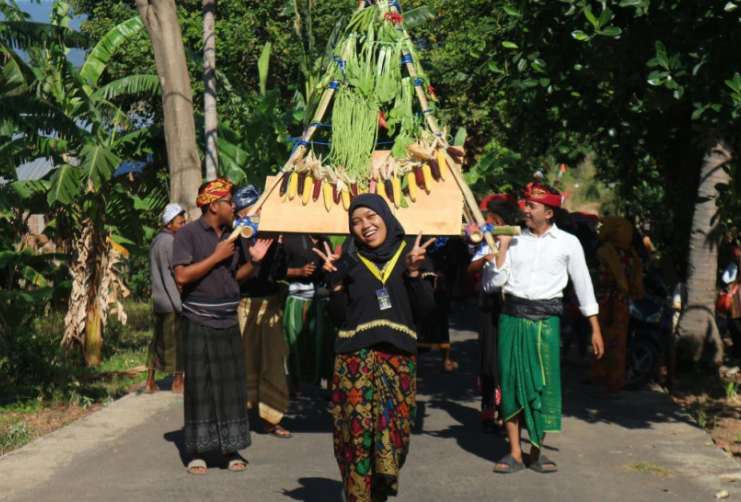 KKN UGM Gelar Festival Pesona Sambelia di NTT