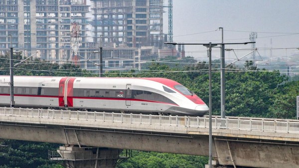 Kereta Cepat Jakarta-Bandung Bakal Diperpanjang ke Surabaya Lewat Solo dan Jogja