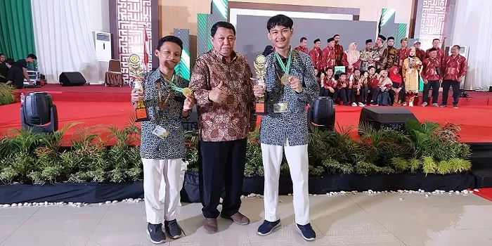 Haka Aghitsna Ridloka dan Muhammad Naufal Syathir Ardani Siswa MAN 1 Yogyakarta Berhasil Raih Medali Emas dan Perak pada KSM Nasional 2023