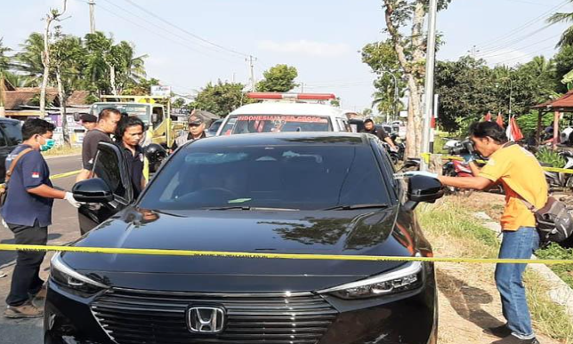 Warga Temukan Mayat di Dalam Mobil Honda HRV di Kulonprogo