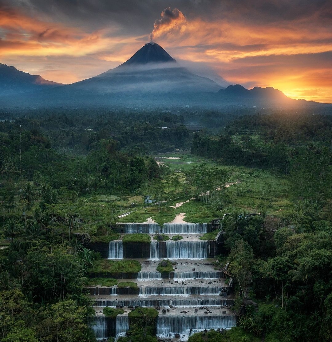 5 Rekomendasi Tempat Hits Dengan View Gunung Merapi