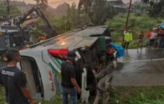 Kecelakaan bus di karanganyar