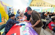 Bank DKI Distribusikan Kartu Bantuan Sosial