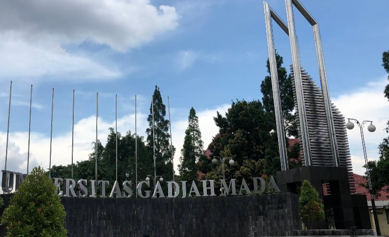 10 Universitas Jurusan Farmasi di Jogja Terbaik, Lengkap dengan Biayanya! 2 Universitas Gadjah Mada (UGM)