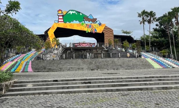 8 Tempat Berenang di Jogja Terbaik dan Harga Termurah, Lengkap dengan Lokasi! 2 Jogja Bay Waterpark