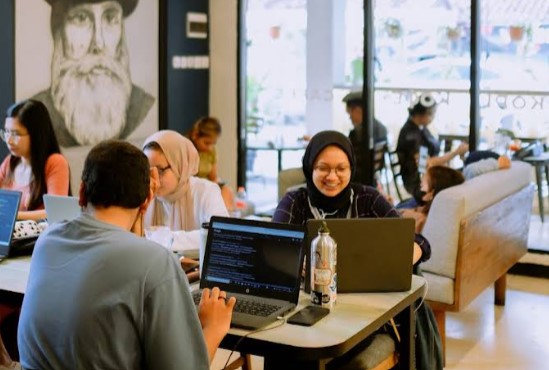 7 Coffee Shop Instagramable di Jogja yang Asyik Buat WFC dan Lokasi Strategis 3 Blanco Coffee and Books