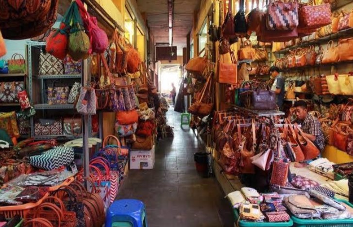 10 Wisata Jogja Dekat Stasiun Tugu Paling Hits dan Instagramable 3 Pasar Beringharjo