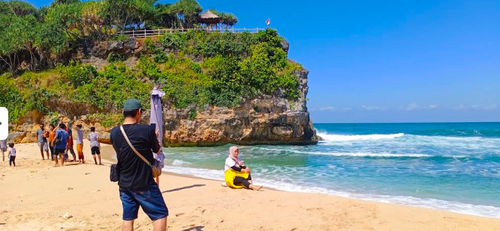 9 Pantai Pasir Putih Jogja Indah dan Eksotis, Jadi Favorit Wisatawan 6 Pantai pasir putih Jogja