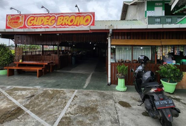 7 Kuliner Viral di Jogja yang Murah dan Banyak Dicari Wisatawan: Lengkap dengan Harga, Menu dan Lokasinya!! 5 Gudeg Bromo (Bu Tekluk)