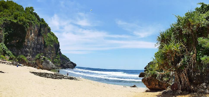 9 Pantai Pasir Putih Jogja Indah dan Eksotis, Jadi Favorit Wisatawan 9 Pantai pasir putih Jogja