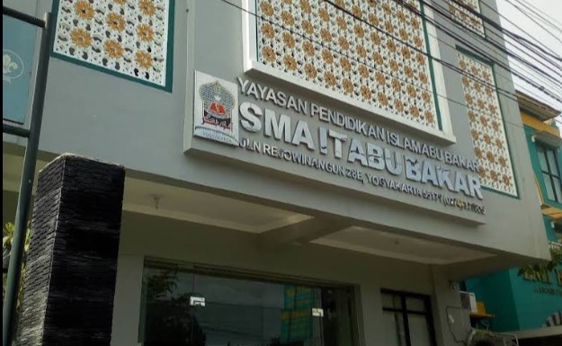 9 SMA Swasta Terbaik di Jogja, Lengkap dengan Biaya dan Fasilitasnya! 6 SMA Negeri 5 Yogyakarta