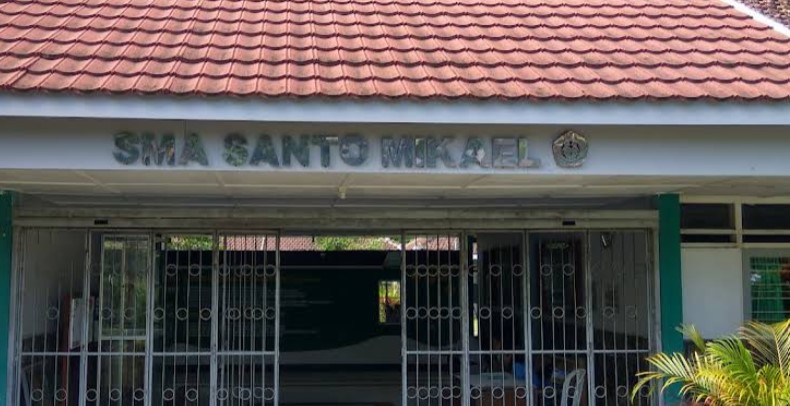 8 SMA Terbaik di Jogja yang Terdapat Ekskul Basketnya 8 SMA Santo Mikael Sleman Yogyakarta