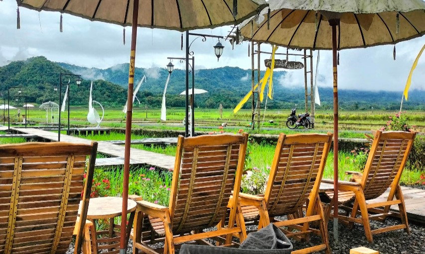 7 Tempat Makan Outdoor di Jogja Murah, View Pemandangan Alam 8 Surga Mahaloka