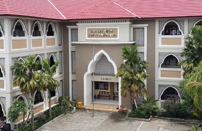8 SMP Terbaik di Jogja yang Unggul di Ekskul Paskibra dan Segudang Prestasi 9 SMP Islam Terpadu Abu Bakar Yogyakarta