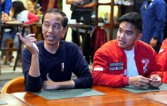 Presiden ke-7 RI, Joko Widodo, dan putra bungsunya, Kaesang Pangarep, kini menjadi dua kandidat utama yang dipertimbangkan untuk memimpin Partai Solidaritas Indonesia (PSI) periode lima tahun mendatang.