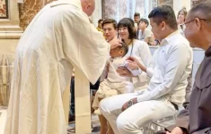Balita Asal Yogyakarta Terima Sakramen Baptis di Basilika Santo Petrus Vatikan