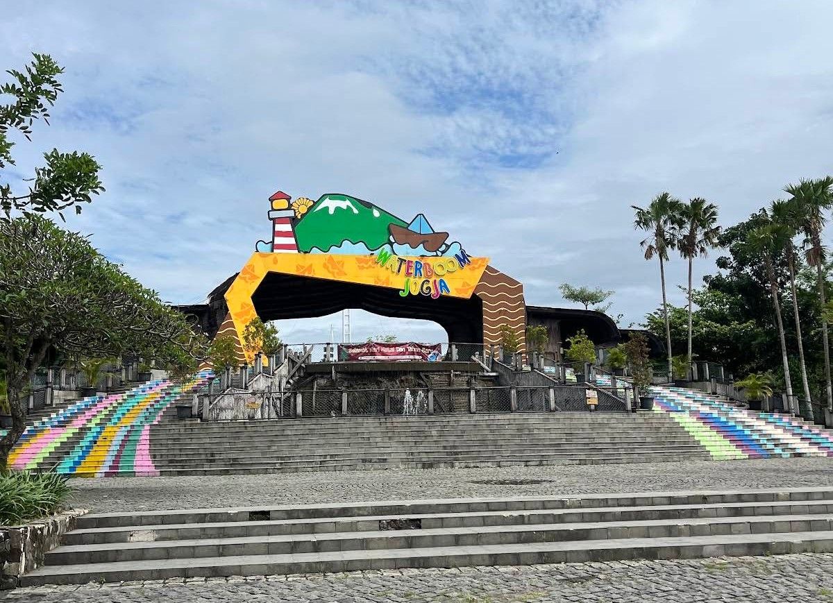 10 Tempat Kolam Renang Jogja Murah dan Seru untuk Anak-anak 7 Kolam Renang Jogja