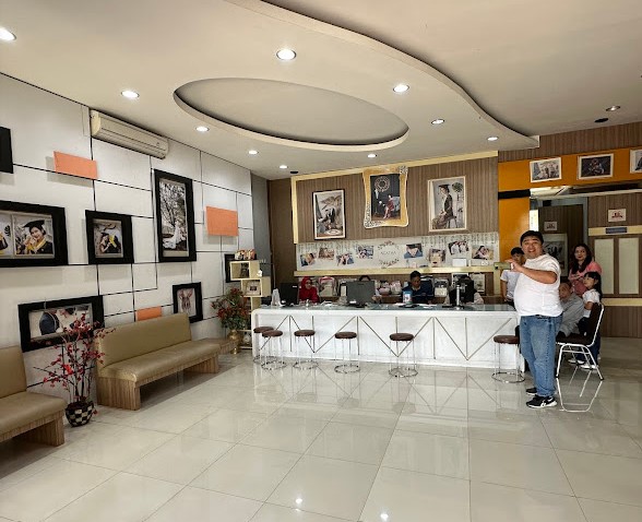 9 Tempat Studio Foto Terbaik di Jogja, Abadikan Momen Spesial Anda 2 Agatha Photo