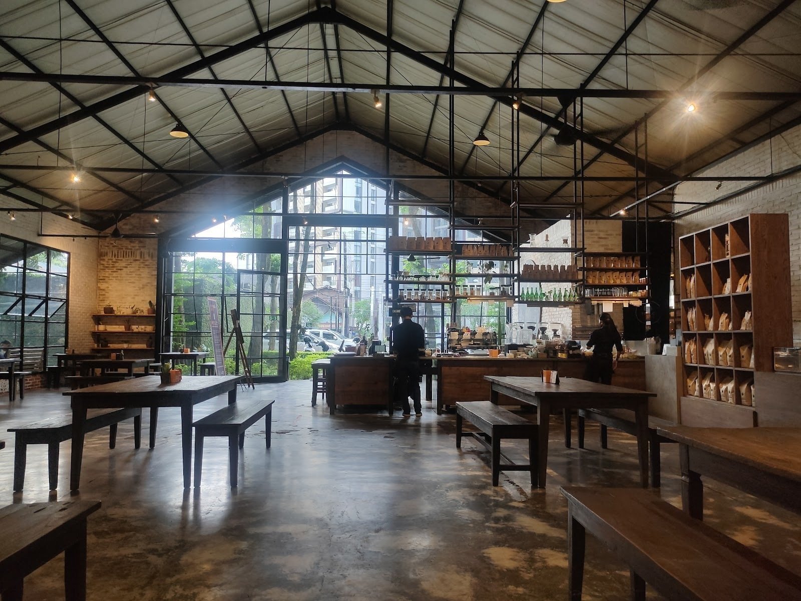 7 Coffee Shop Instagramable di Sleman yang Asyik untuk WFC: Lengkap dengan Menu, Harga dan Lokasi 2 Epic Coffee & Epilog Furniture