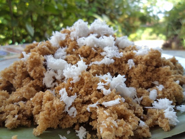 8 Tempat Beli Oleh-Oleh Khas Gunung Kidul yang Legendaris dan Bikin Kangen 2 Produsen Tiwul Manis (singkong manis beragam rasa)