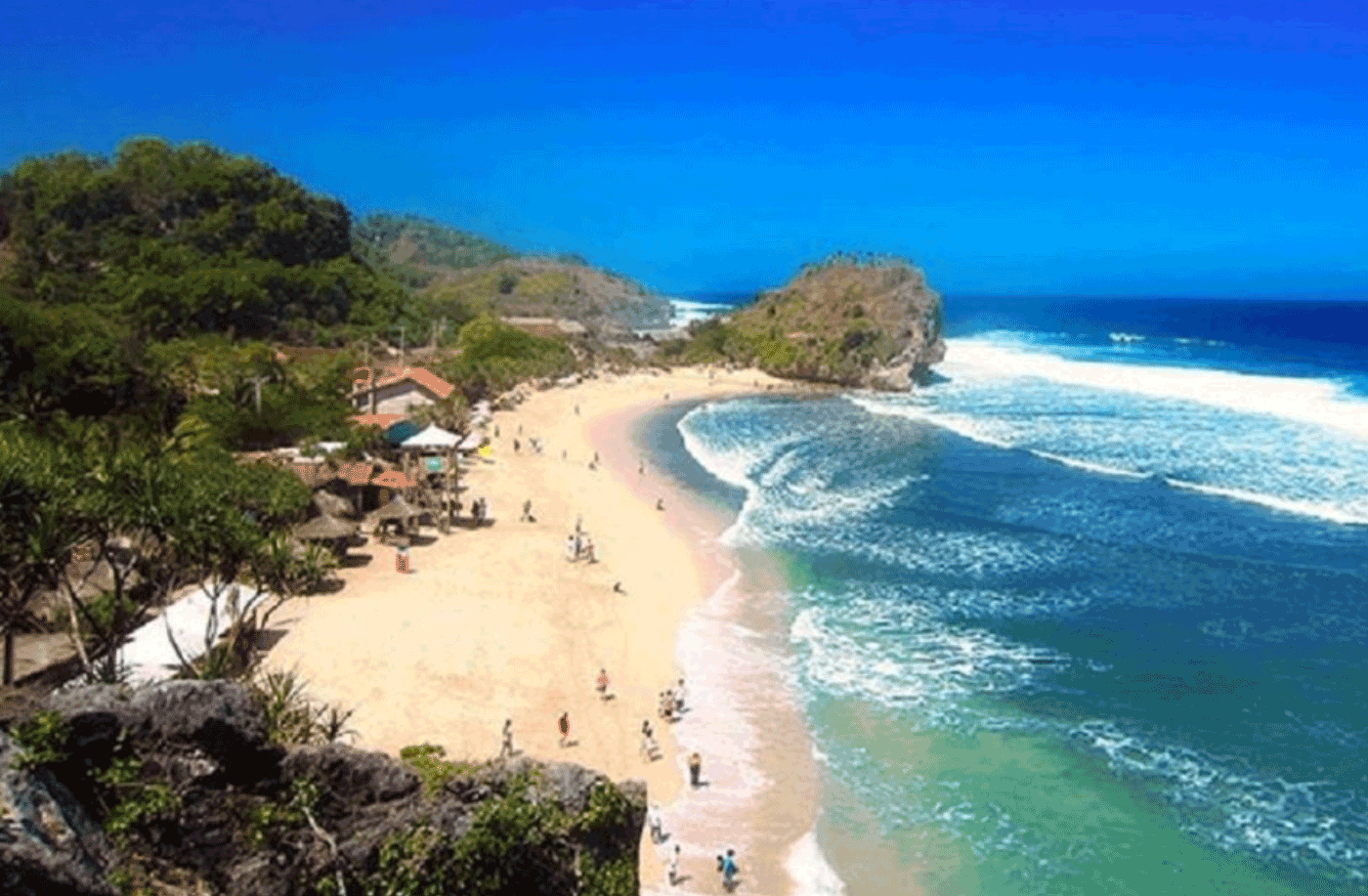 7 Pantai Pasir Putih di Gunung Kidul yang Menawarkan Panorama Alam Menyegarkan 2 Pantai Indrayanti