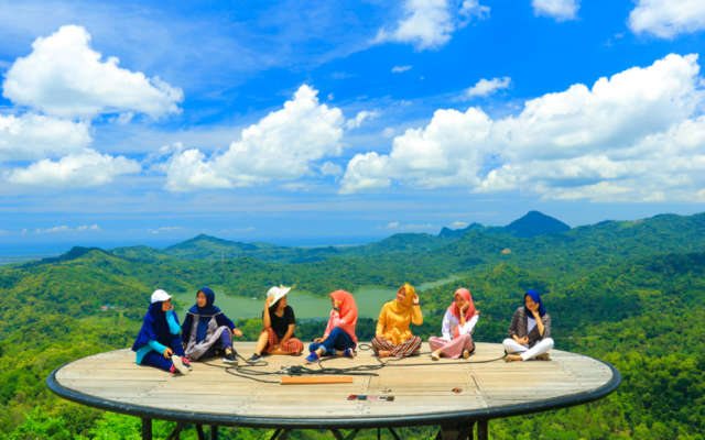10 Wisata Alam Menarik di Jogja yang Cocok Dikunjungi Saat Liburan Sekolah, Seru dan Menyenangkan! 11 Kalibiru