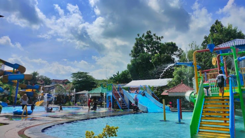 8 Kolam Renang Favorit Anak-Anak di Jogja untuk Mengisi Liburan Sekolah Seru dan Menyenangkan! 3 Galaxy Waterpark