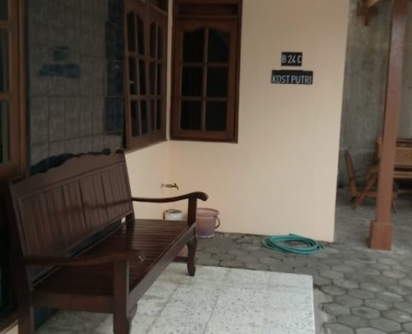 8 Kostan di Jogja yang Dilengkapi Fasilitas Wi-Fi dan Harganya Murah 3 Kost B24C – Sendowo, Sleman