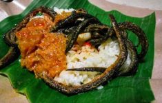 Sego Welut (Nasi Belut)