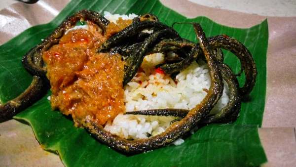 Sego Welut (Nasi Belut)