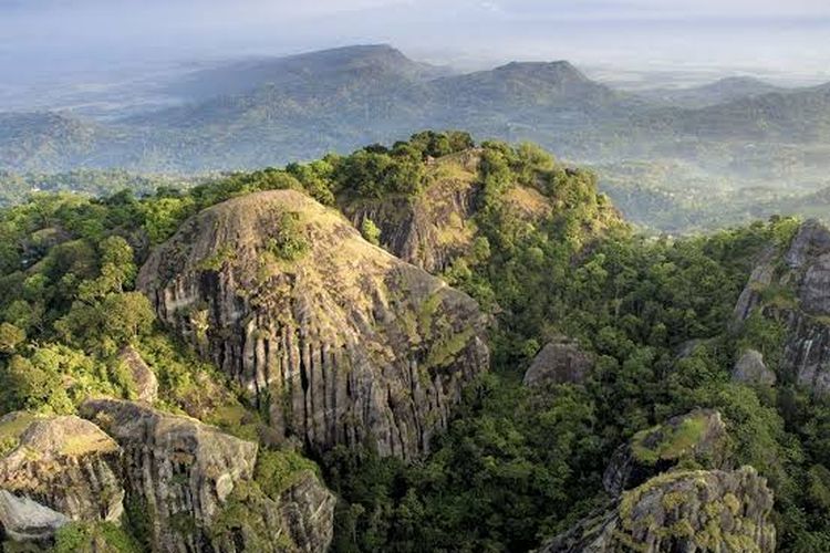 10 Wisata Alam Menarik di Jogja yang Cocok Dikunjungi Saat Liburan Sekolah, Seru dan Menyenangkan! 4 Gunung Api Purba Nglanggeran