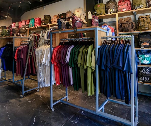 7 Distro Fashion Pria di Jogja yang Stylish dan Tak Ketinggalan Zaman 4 308 Absolute Unscared Store