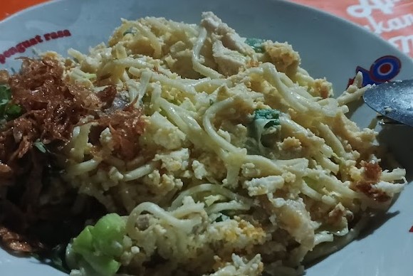 8 Tempat Jajanan Tradisional di Jogja yang Murah dan Rasanya Khas 5 Bakmi Jawa Mbah Mo
