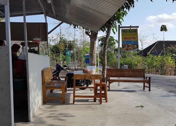 7 Tempat Makan Mie Ayam yang Enak di Gunung Kidul: Lengkap dengan Harga dan Lokasinya! 4 Mie Ayam Mbak Tri – Pulutan, Wonosari