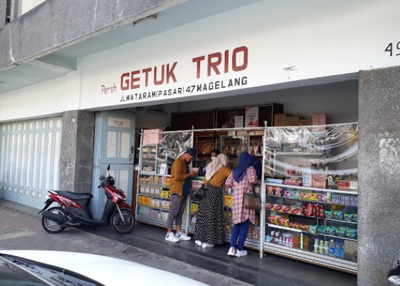 9 Tempat Jajanan Getuk Legendaris di Jogja yang Enak dan Bikin Ketagihan 5 Getuk Trio (cabang Jogja–Magelang)