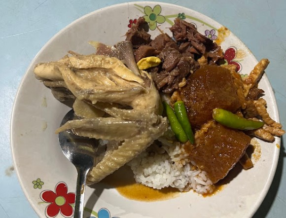 9 Gudeg di Jogja Terfavorit dan Legendaris, Bikin Nafsu Makan Meningkat! 5 Gudeg Pawon