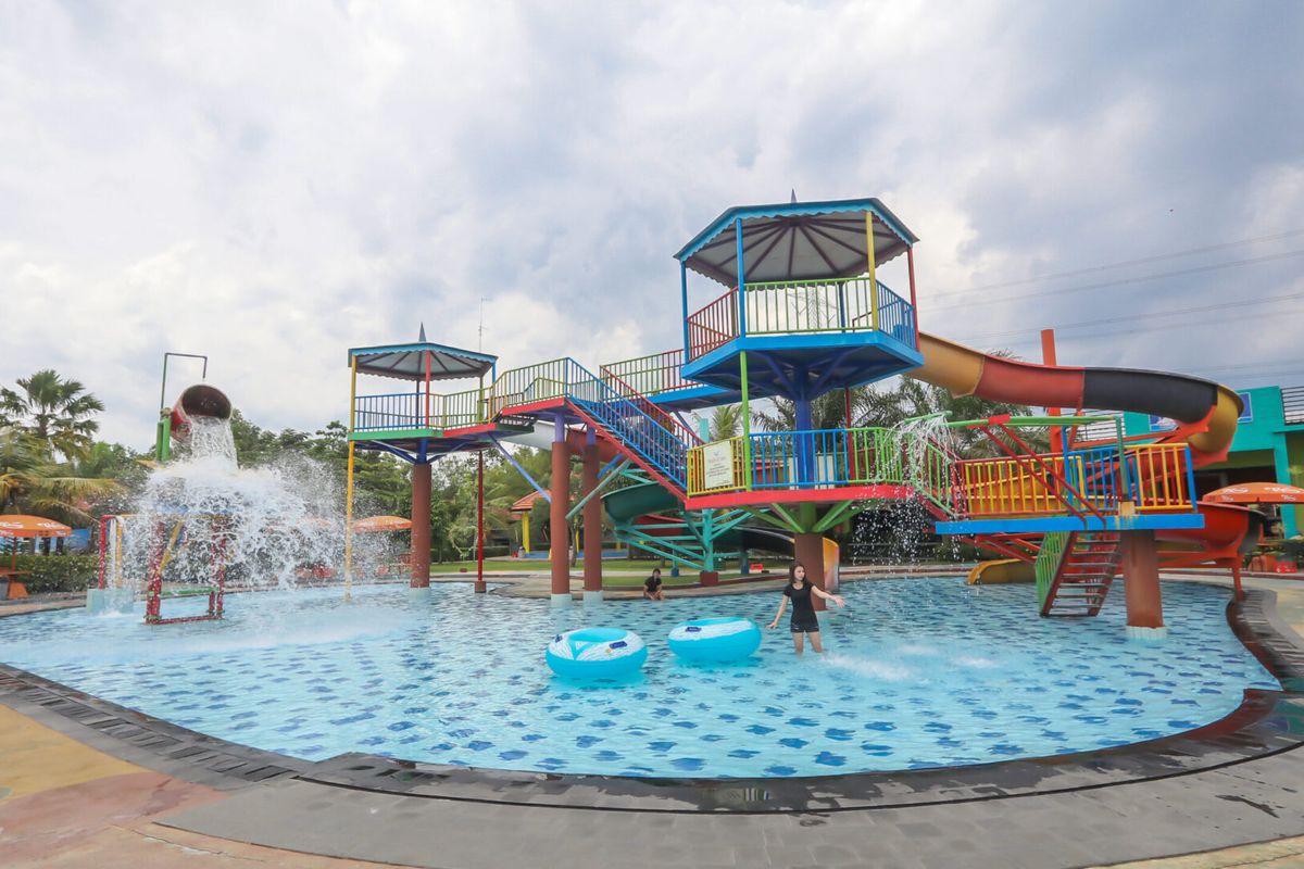 8 Kolam Renang Favorit Anak-Anak di Jogja untuk Mengisi Liburan Sekolah Seru dan Menyenangkan! 5 Grand Puri Waterpark