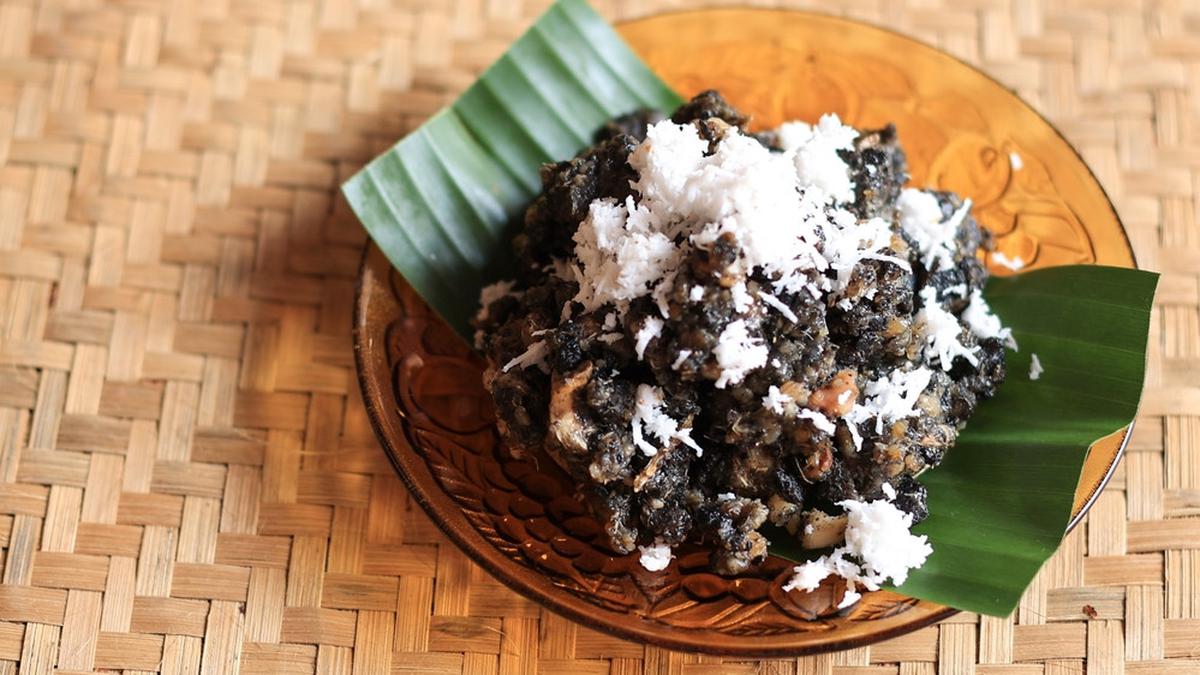 8 Tempat Beli Oleh-Oleh Khas Gunung Kidul yang Legendaris dan Bikin Kangen 5 Gatot (singkong fermentasi dan kelapa)