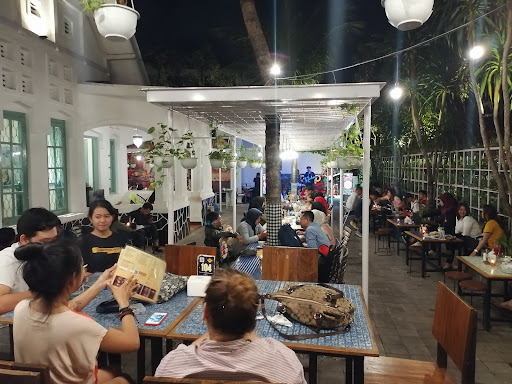 8 Tempat Nongkrong Anak Muda di Jogja yang Rame dan Instagramable 6 Legend Coffee