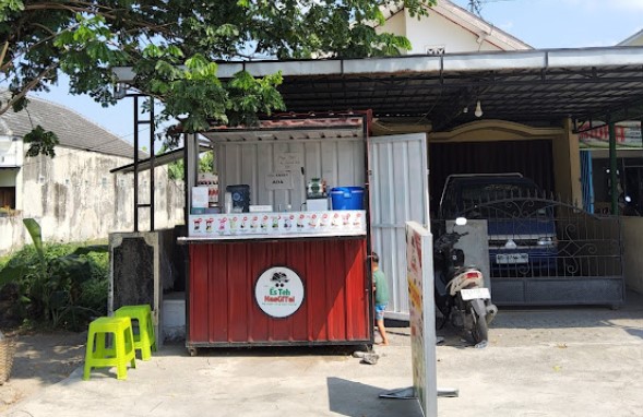 8 Tempat Ngeteh di Jogja yang Khas dan Rasa Autentik 6 Es Teh Nasgitel Mbah Mul