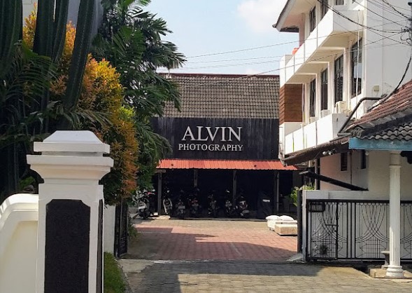 9 Tempat Studio Foto Terbaik di Jogja, Abadikan Momen Spesial Anda 7 Alvin Photography