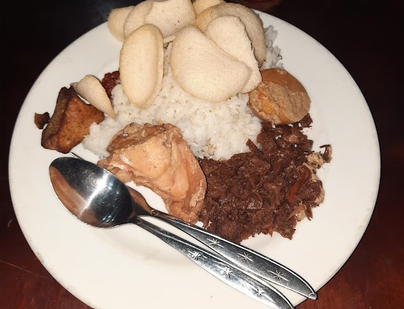 9 Gudeg di Jogja Terfavorit dan Legendaris, Bikin Nafsu Makan Meningkat! 7 Gudeg Bu Tjitro (1925)