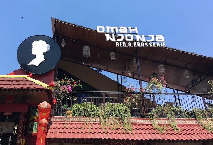 9 Hotel Dekat dengan Tempat Wisata di Jogja yang Murah dan Instagramable! 7 Omah Njonja Bed & Brasserie