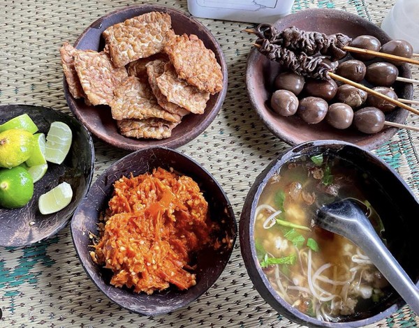 7 Kuliner Khas di Sleman yang Lezat: Lengkap dengan Harga dan Lokasi 7 Soto Bathok Mbah Karto